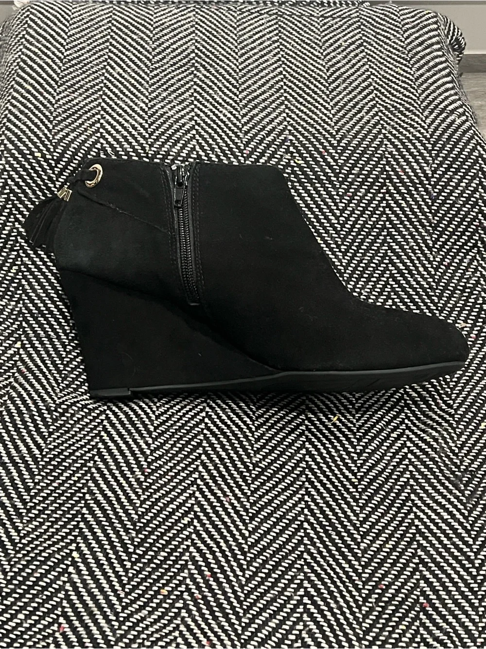 Anne Klein Black Suede Wedge Ankle Booties with Back Tassel, size 9.5